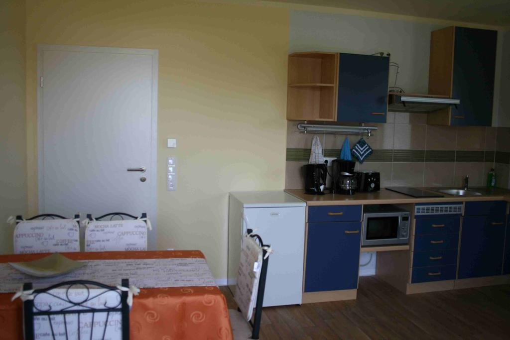 Uebernachtung Bei Michael - Ferienwohnung Rostock Extérieur photo